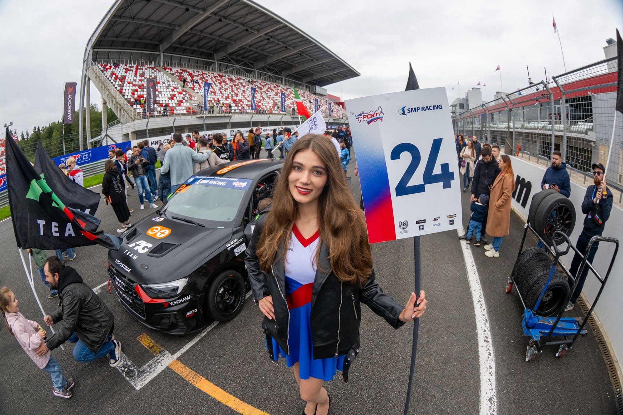 Весь февраль – сниженные цены на гонки в Москве и Петербурге